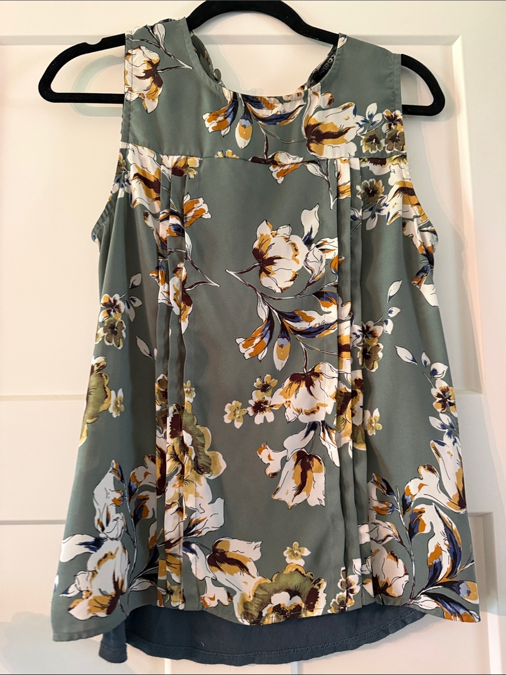Papermoon Floral-Trim Sleeveless Top in Sage